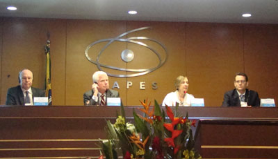 Componentes da mesa de debates 3 (Crédito: Alice Oliveira - CGPP/CAPES) Componentes da mesa de debates 3 (Crédito: Alice Oliveira - CGPP/CAPES)