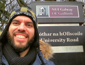 Durante a estadia na Irlanda, Clelton teve a oportunidade de trabalhar em um centro de excelência na área de Bioquímica Industrial e Bioenergia (Foto: Acervo pessoal - Divulgação CCS/CAPES)