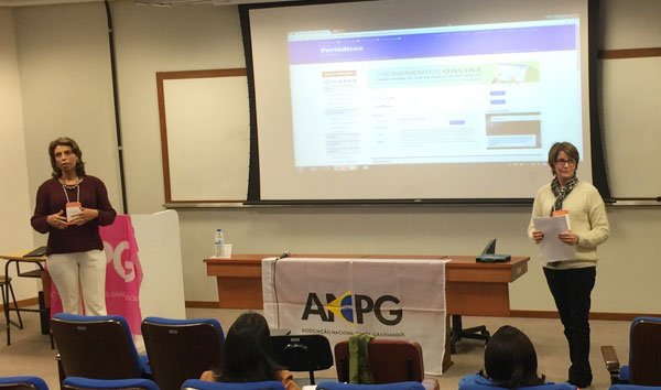 As bibliotecárias Mariza Talim e Jane Guirado realizaram a capacitação (Foto: CGPP/CAPES)
